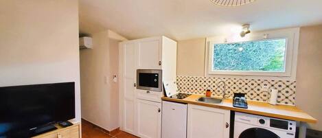 Fridge, microwave, oven, cookware/dishes/utensils