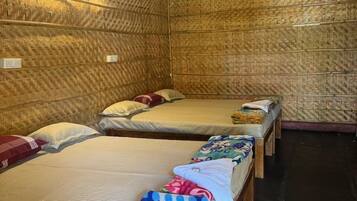 Dubbelrum för familj - balkong - utsikt mot trädgården | Arbetsyta för laptop