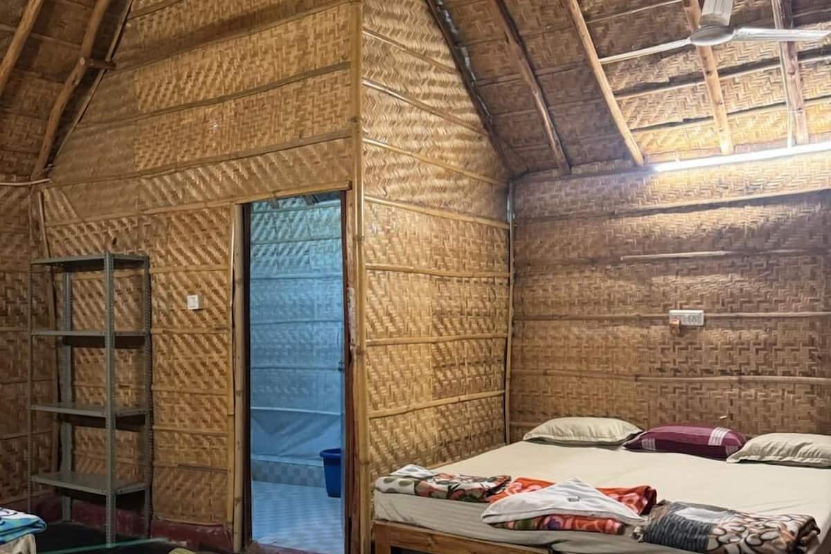 Familien-Doppelzimmer, Balkon, Gartenblick | Laptopgeeigneter Arbeitsplatz