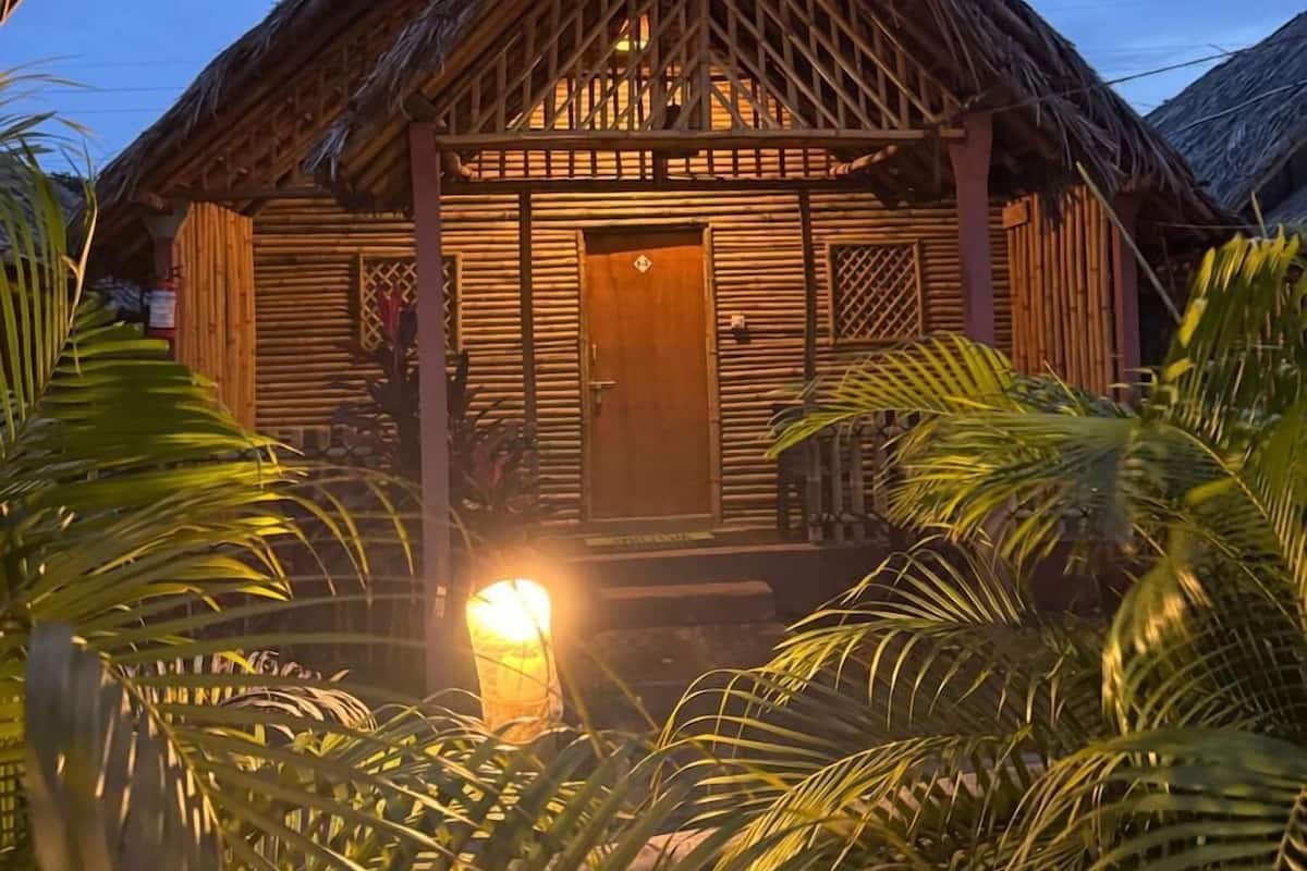 Deluxe-Doppelzimmer, Balkon, Bergblick | Laptopgeeigneter Arbeitsplatz