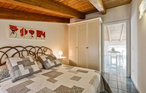 Bügeleisen/Bügelbrett, Reisekinderbett, kostenloses WLAN