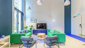 Sala de estar en el lobby