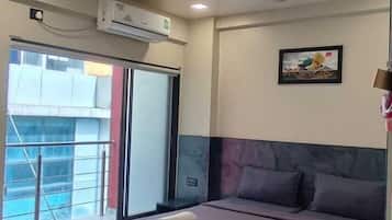 Deluxe Room, Balcony