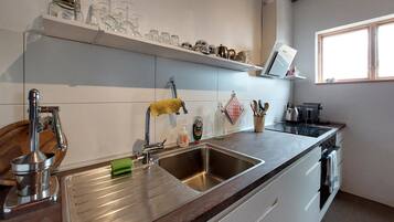 KylskÄp, ugn, spishÀll och diskmaskin