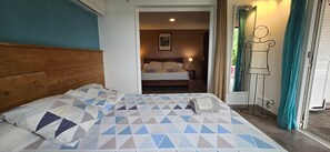 2 chambres, fer et planche à repasser, Wi-Fi, literie fournie