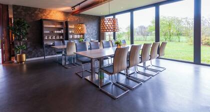 Luxery accommodation for groups 'Het Voshuys' 10 - 30p