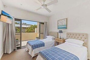3 bedrooms, iron/ironing board, WiFi, bed sheets