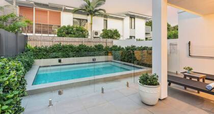 Noosa Heads Hideaway with Pool & Alfresco Living
