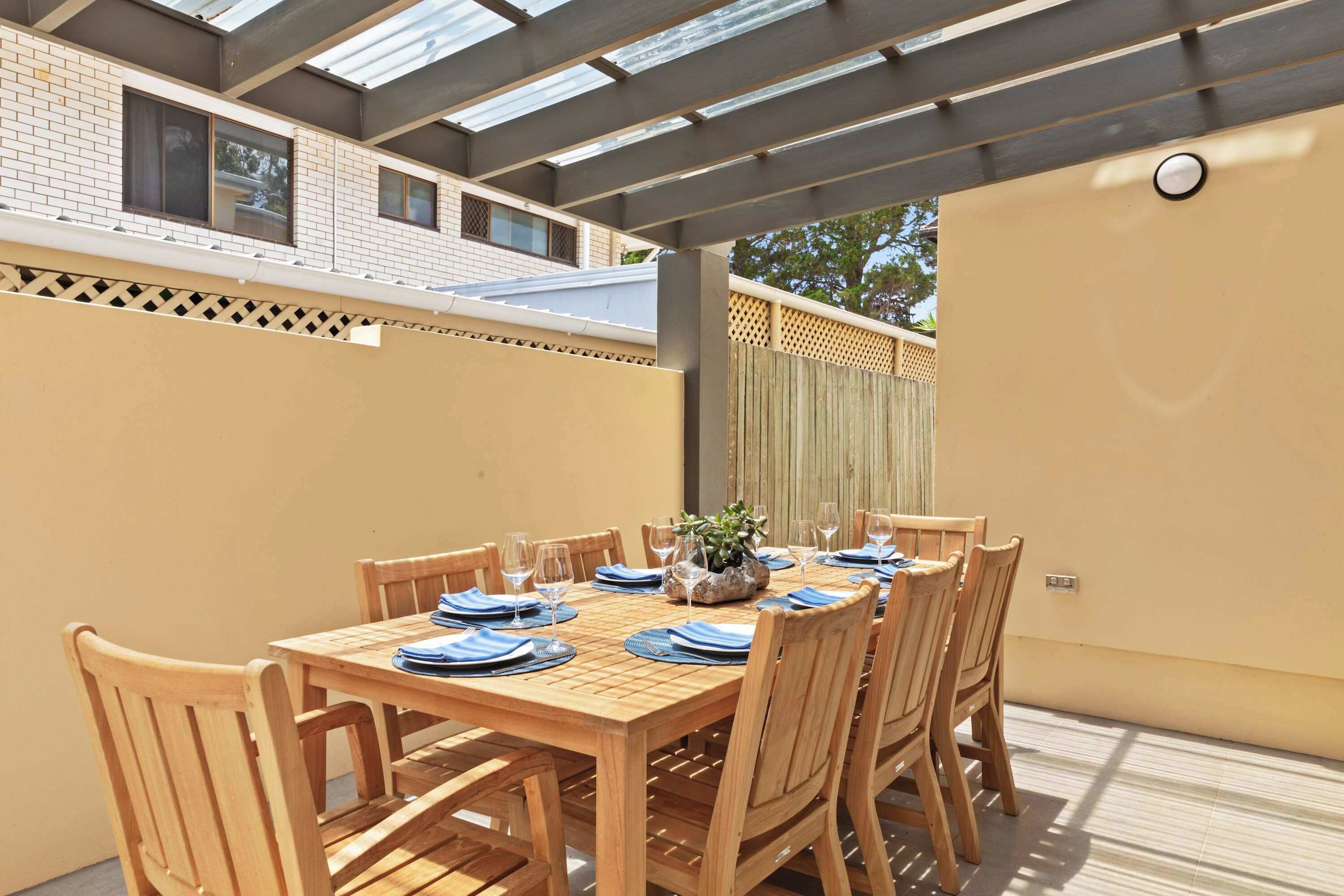 Outdoor dining