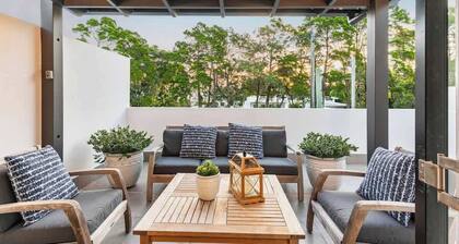 Noosa Heads Hideaway with Pool & Alfresco Living