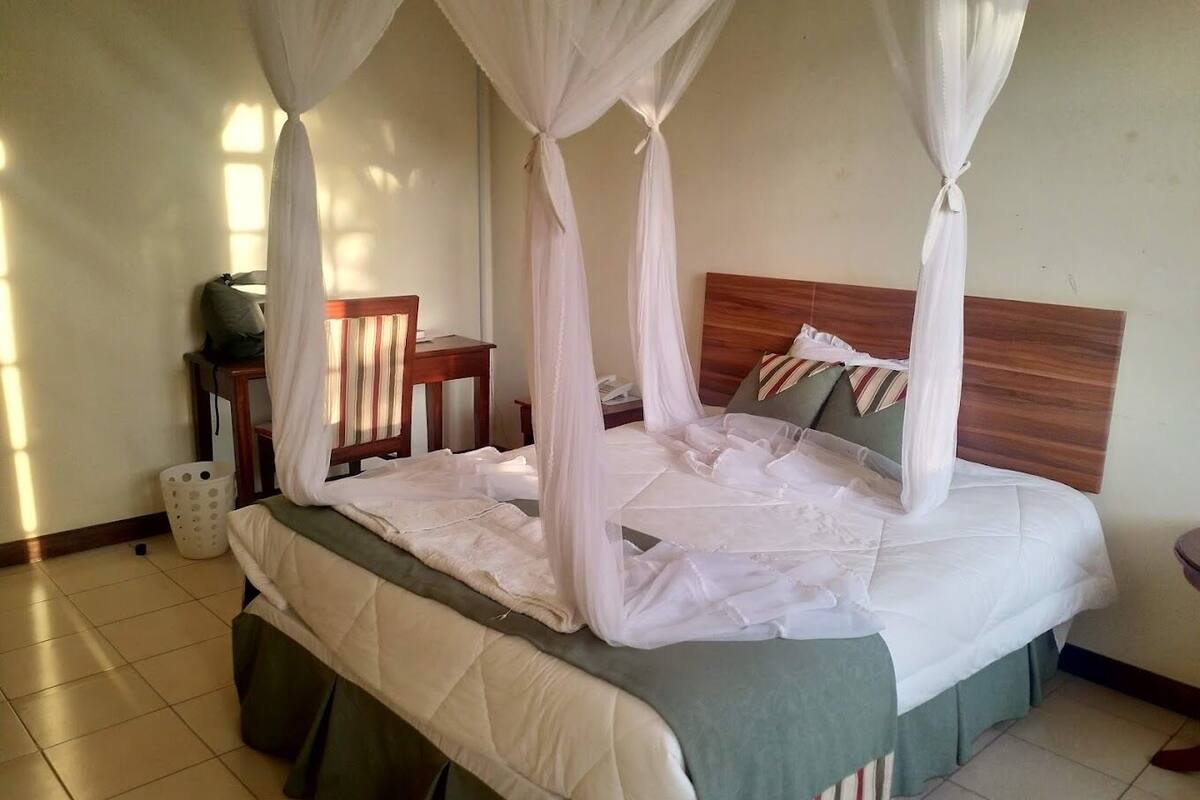 Free WiFi, bed sheets