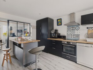 Fridge, microwave, oven, dishwasher