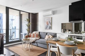 Apartment (2 Bedrooms) | Front of property