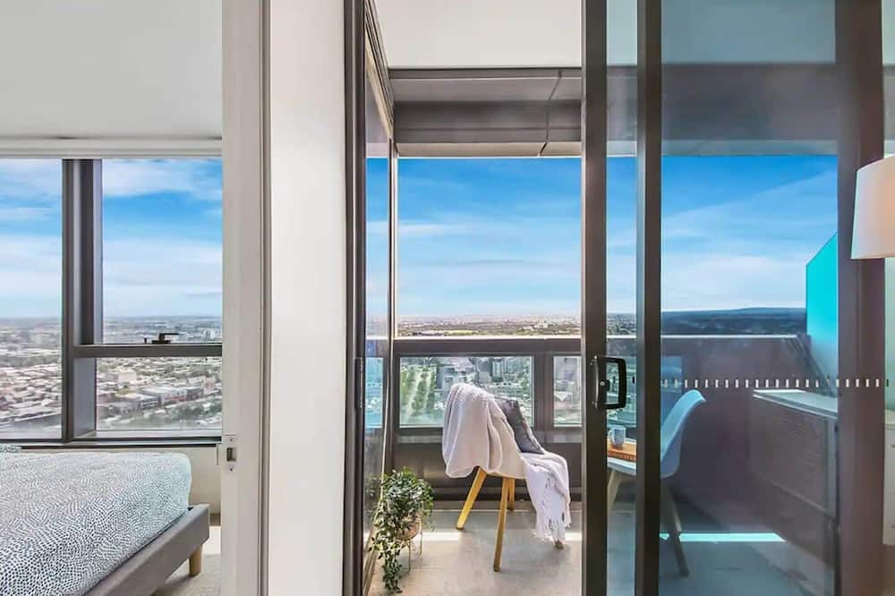 A Cozy & Modern 2BR Apartment, Fantastic Views