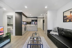 Front of property - A Comfy 2BR Apt, 5-min Walk To Melbourne Central (Melbourne)