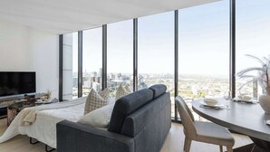 Apartment (2 Bedrooms) | Interior - A Cozy 2BR Apt With Panoramic Views, Free Parking (Melbourne)