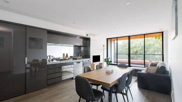 Apartment (3 Bedrooms) | Front of property