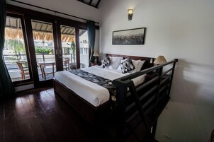 Minibar, escritorio y wifi gratis 