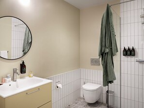 Ducha, secador de pelo, toallas