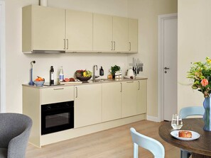Refrigerador, horno, placa de cocina, lavavajillas