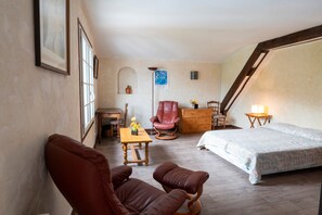 1 bedroom, iron/ironing board, WiFi - Apartment 'Tamburine Xaharra' with Mountain View and Wi-Fi (Ainhoa)