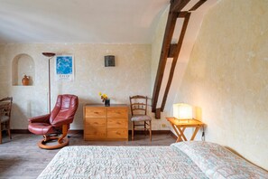 1 bedroom, iron/ironing board, WiFi