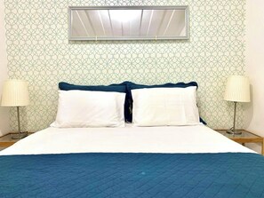 2 bedrooms, iron/ironing board, free WiFi, bed sheets