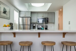 Mikrobølgeovn, ovn, kogeplade, opvaskemaskine