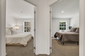 Room - Welcoming 3-bedroom home with jacuzzi (Winterport)