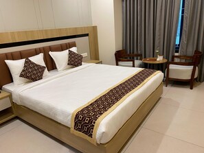 9 bedrooms, iron/ironing board, WiFi, bed sheets