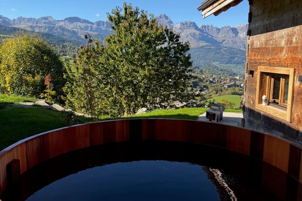Bain à remous extérieur