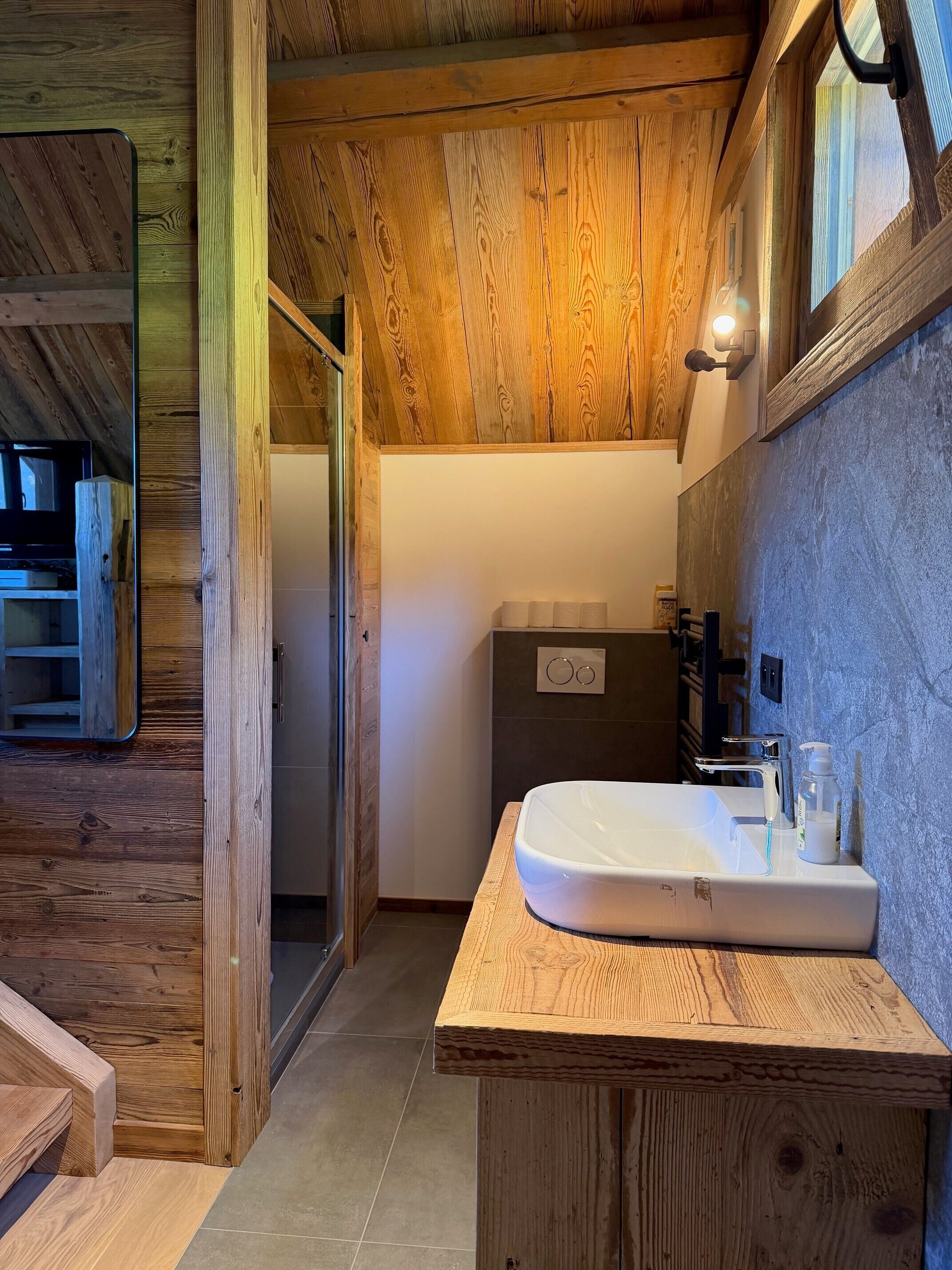 Douche, serviettes fournies