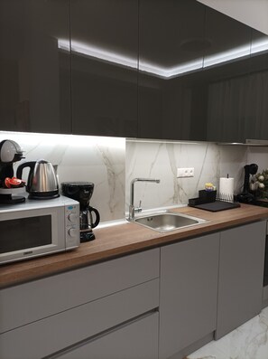 Microwave, oven