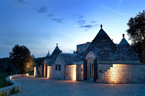 Trulli Angelo – Holiday Home with Saltwater Pool near Ostuni and Ceglie Messapica