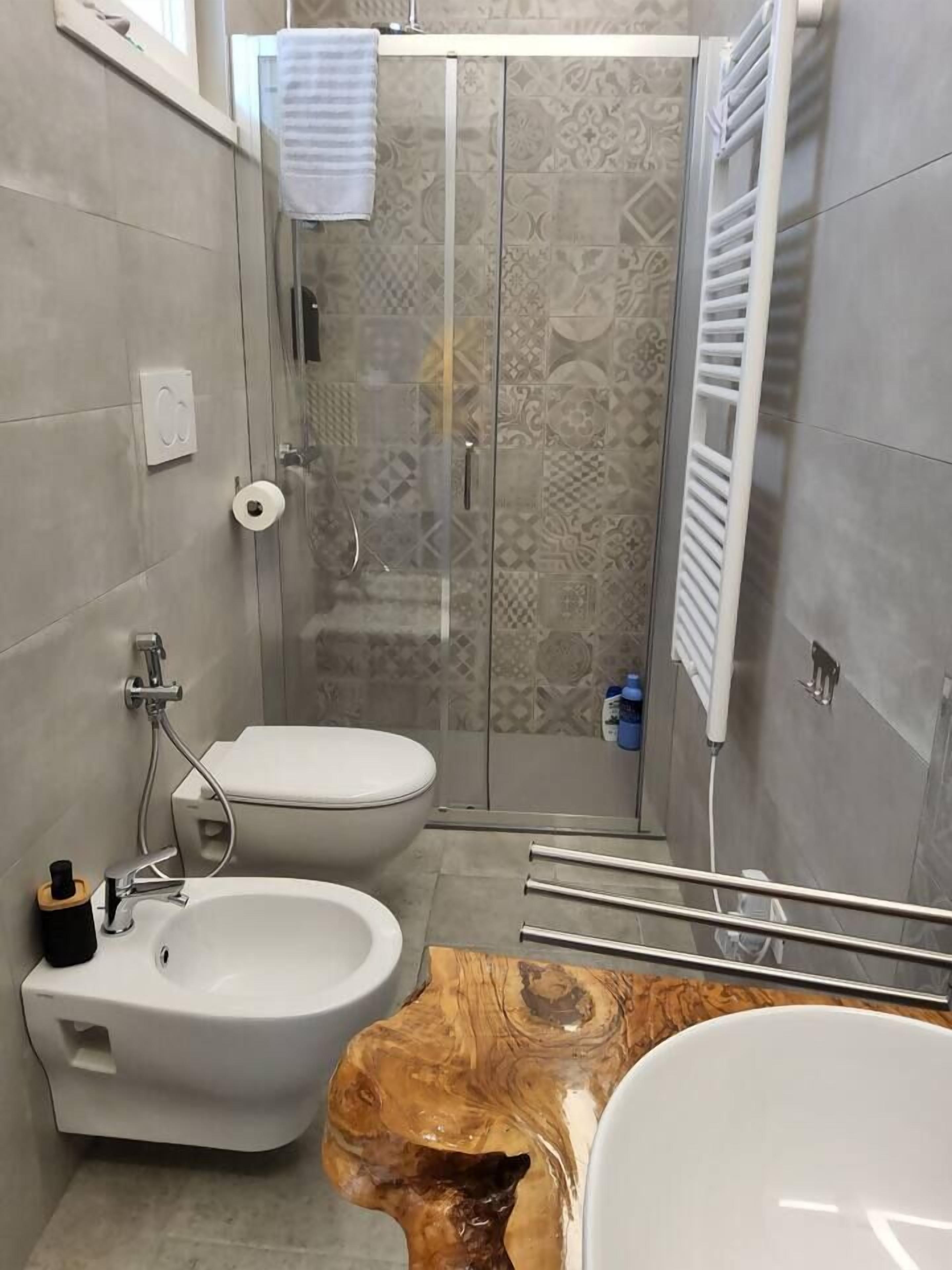 Hair dryer, towels