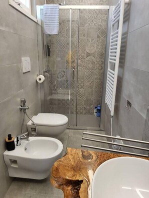 Hair dryer, towels