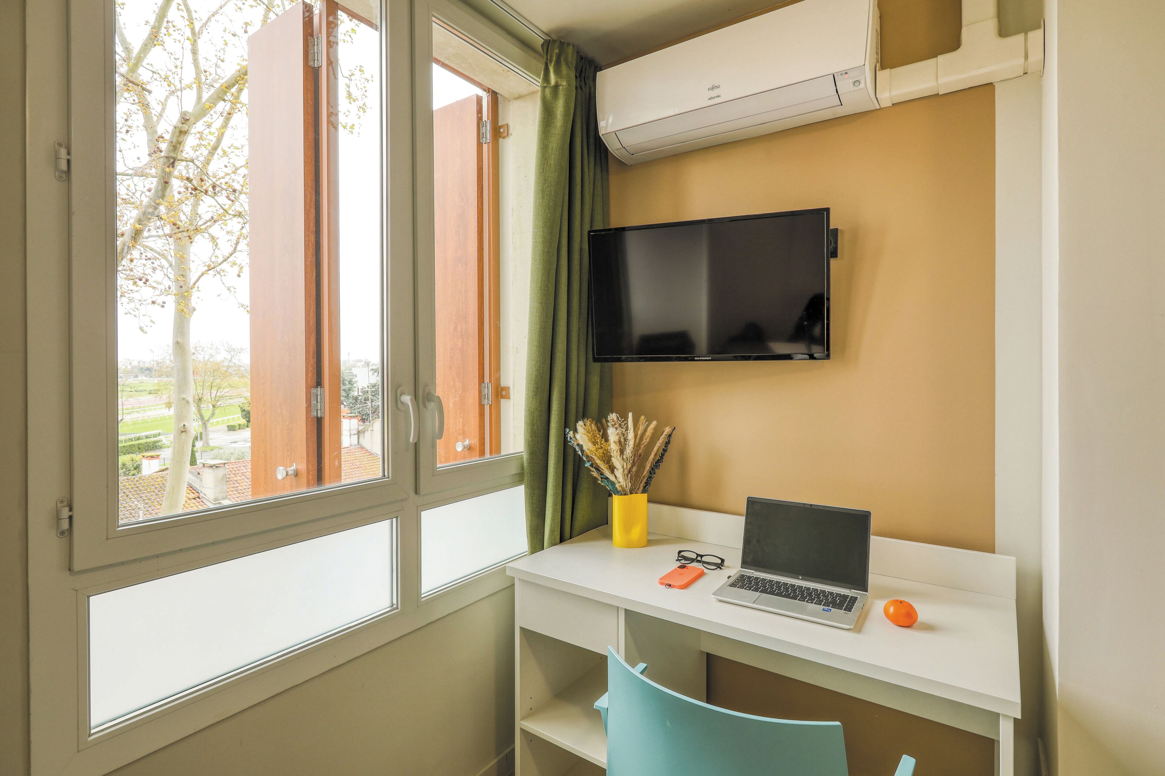 Premium Studio | Soundproofing, free WiFi, bed sheets