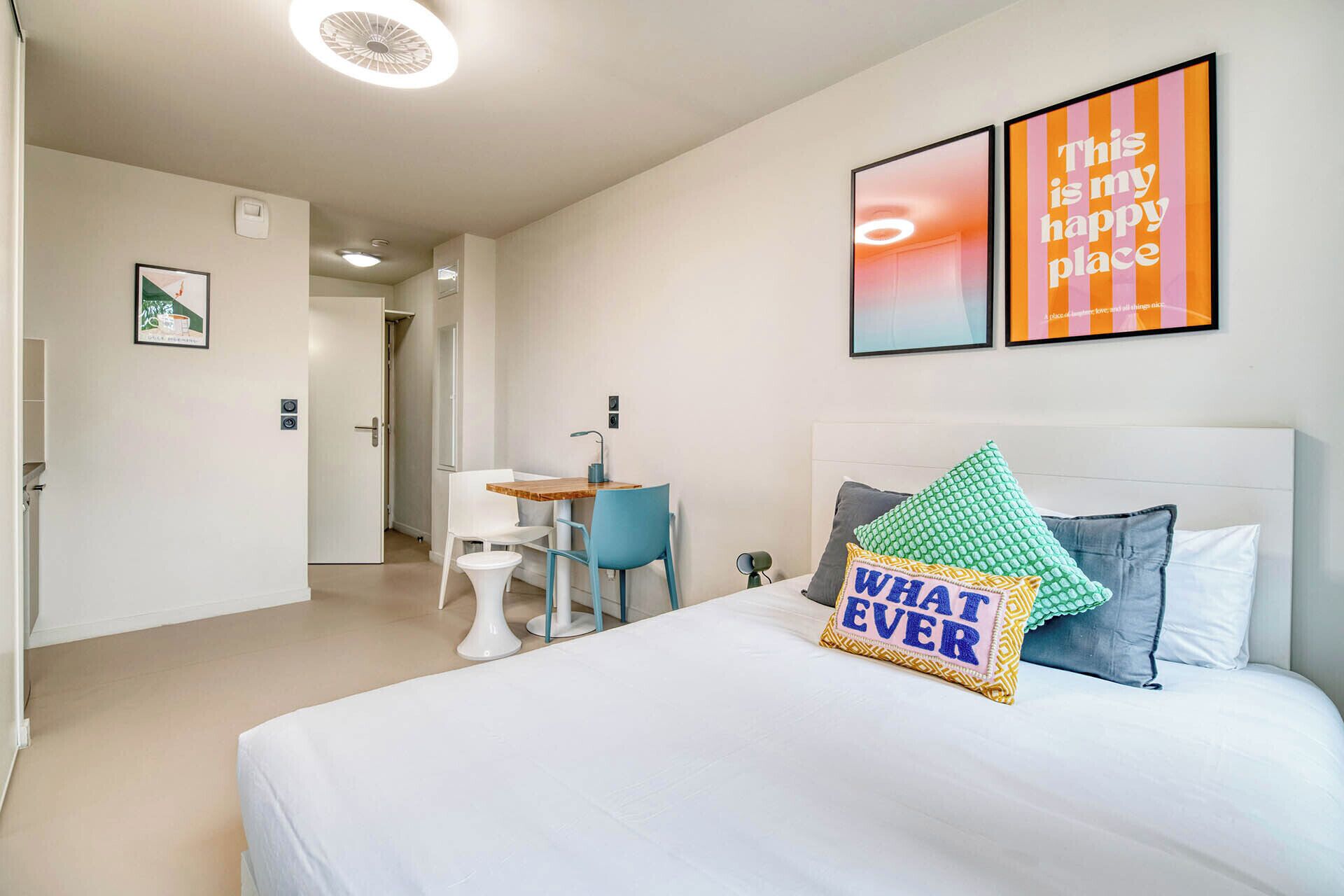 Wifi gratis y ropa de cama 