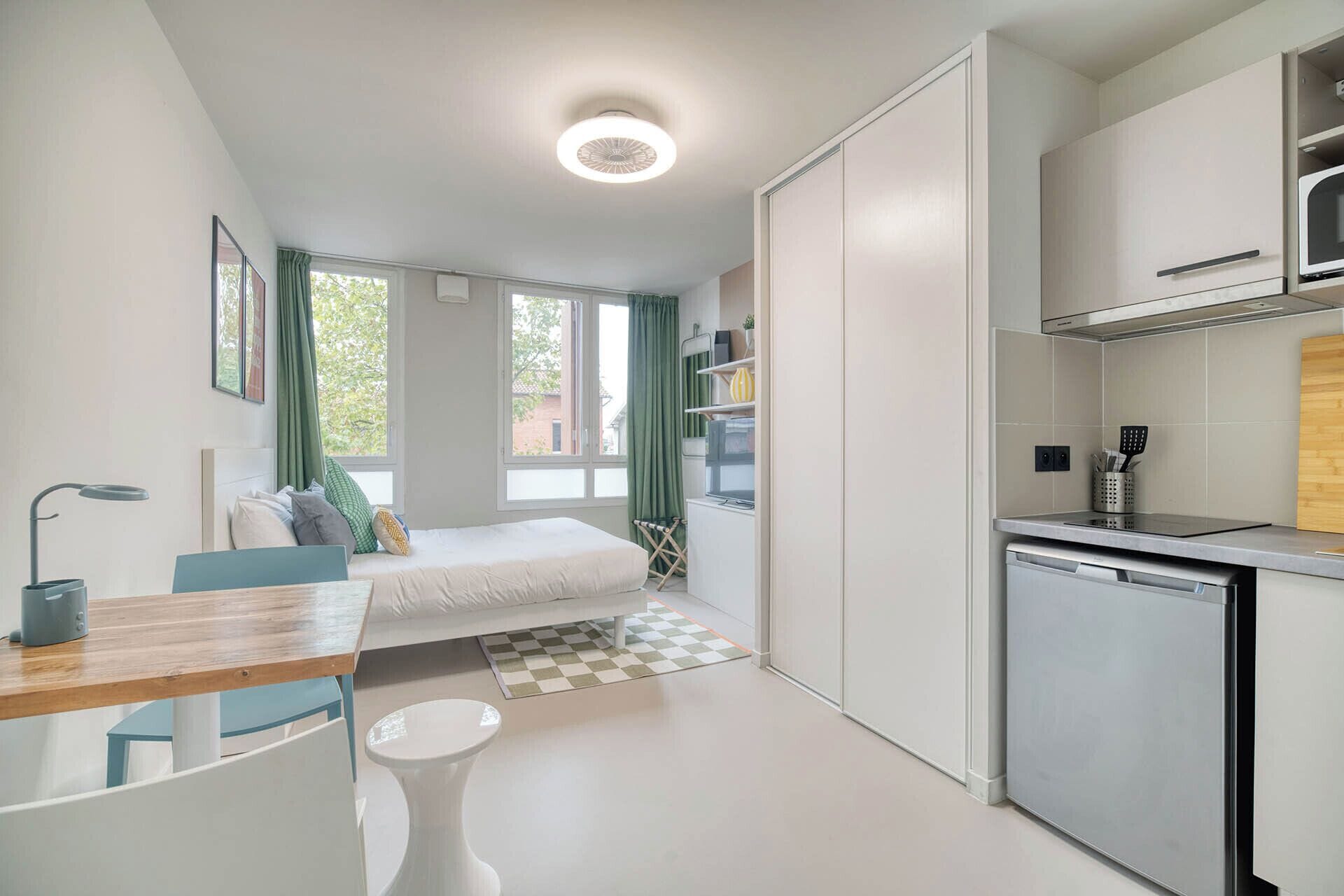 Classic Studio | Free WiFi, bed sheets