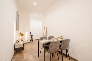 Dining - Traveler's Lairs - Elegant Shelters with Local Charm (Bari)