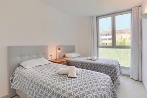 2 chambres, fer et planche à repasser, Wi-Fi gratuit, draps fournis
