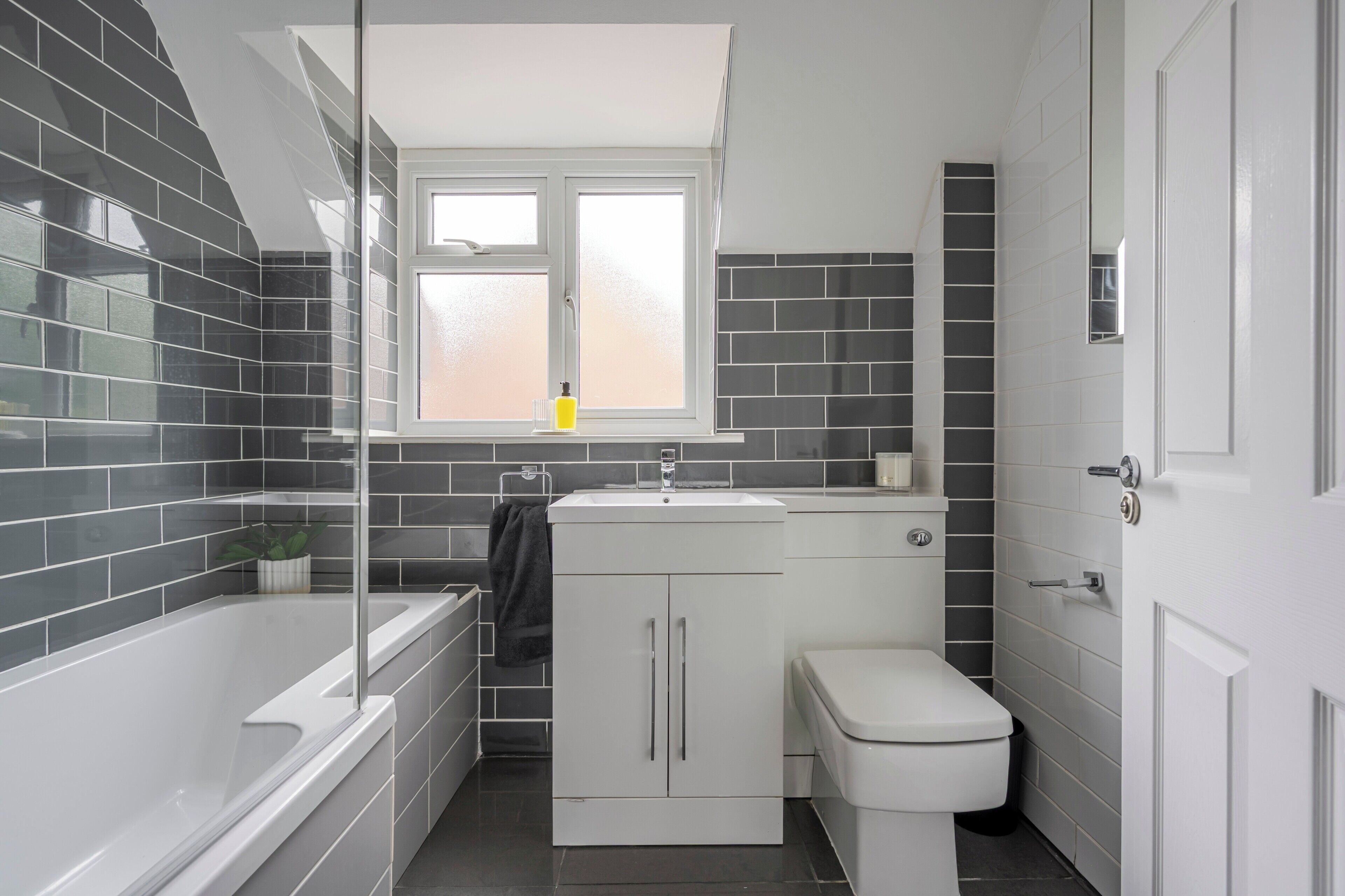 Duschwanne, Komfortbadewanne, Handtücher