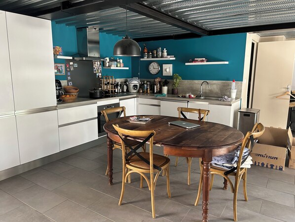 Microwave, oven, stovetop, dishwasher