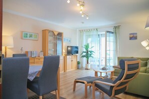 Télévision, lecteur de DVD, chaîne hi-fi