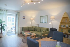 Télévision, lecteur de DVD, chaîne hi-fi