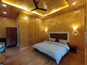 Interior - Anand-Ganga Yoga Guesthouse (Bhatwari)