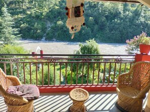 View from room - Anand-Ganga Yoga Guesthouse (Bhatwari)