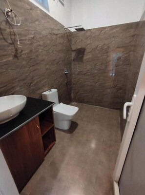 Basic Double Room, Mountain View | Bathroom | Shower, free toiletries, towels, soap