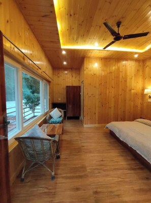 Quarto casal básico, vista para a montanha | Wi-Fi de cortesia