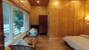 Room - Anand-Ganga Yoga Guesthouse (Bhatwari)